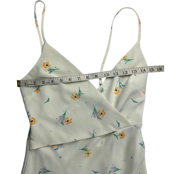 Urban Outfitters Kelly Surplice Yellow Floral Midi Dress Woman’s Size Small - Picture 5 of 10